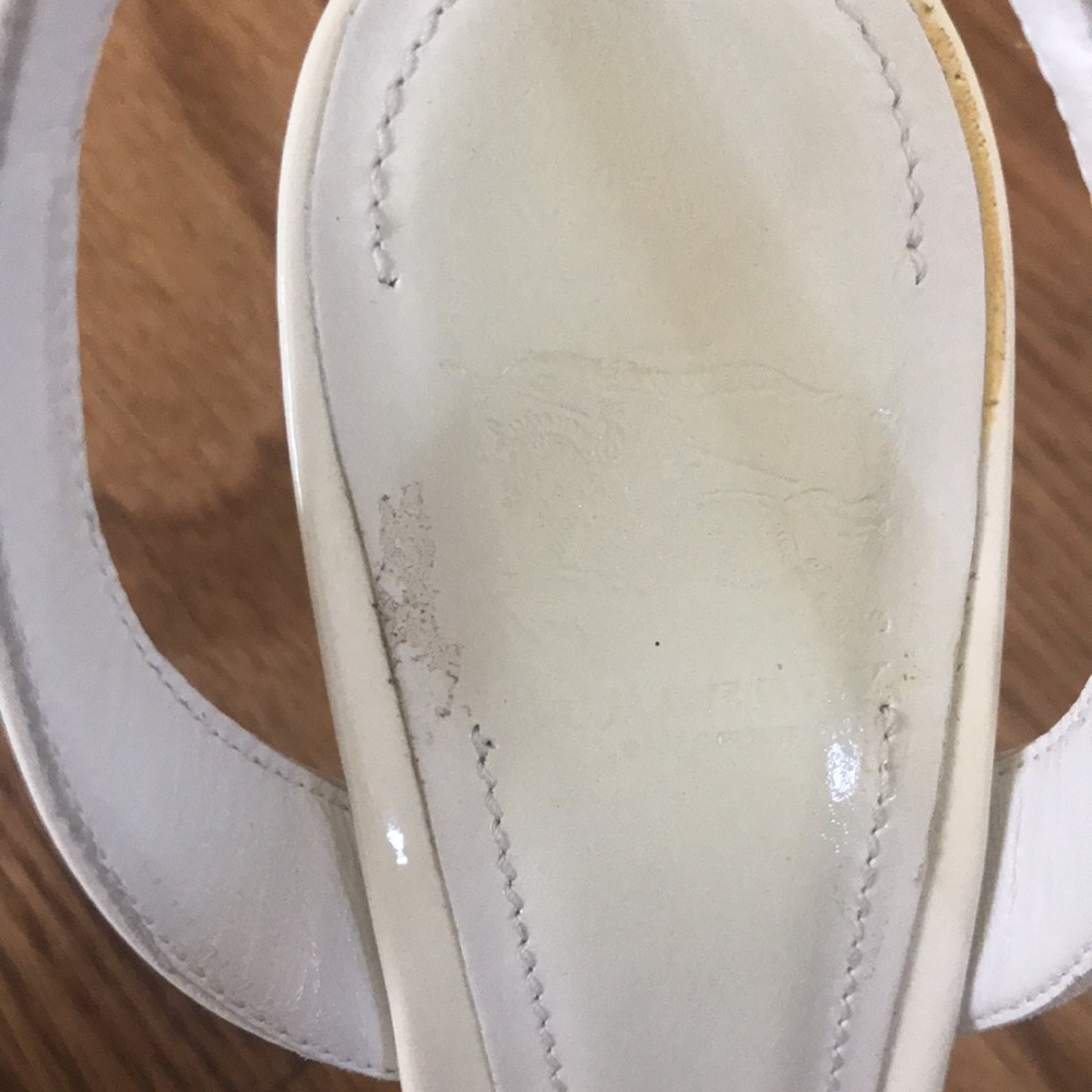 New Burberry white check sandal, 7.5 - Picture 13 of 14